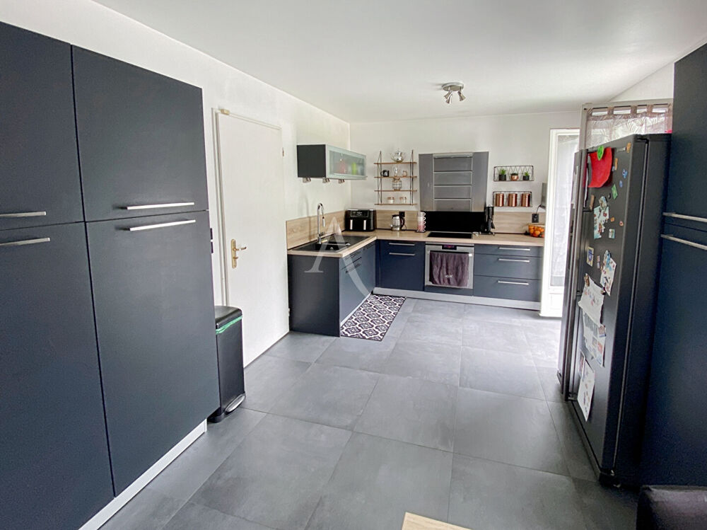 Vente Maison EXCLUSIVITE Maison VAUREAL 6 pi�ces 130 m� avec jardin. Vaureal