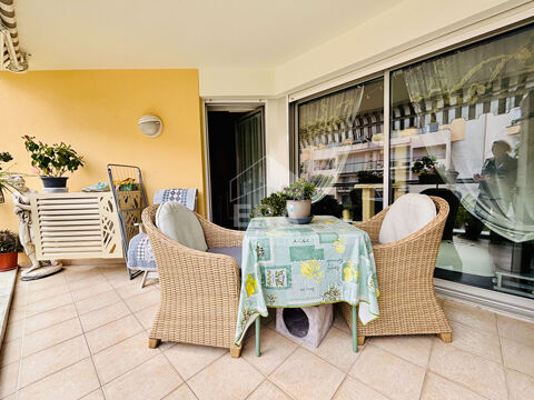   EMPLACEMENT PRIVILEGIE CROS / BORD DE MER Appartement - 2 pièce(s) - 53 m²
