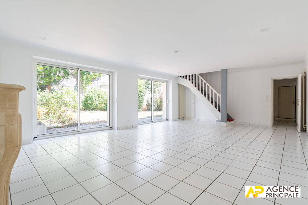 Maison Le Mesnil Le Roi 8 pièce(s) 145 m2