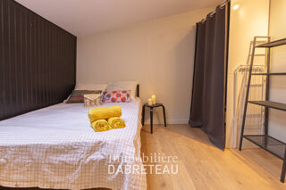  Appartement à louer 9 pièces 150 m²