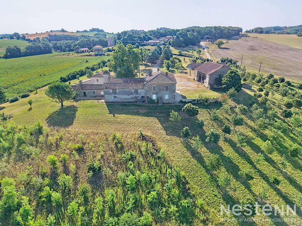 Vente Maison A Vendre Propriété de plus de 2 hectares avec trois maisons d'habitation en pierre et dépendances Castera verduzan