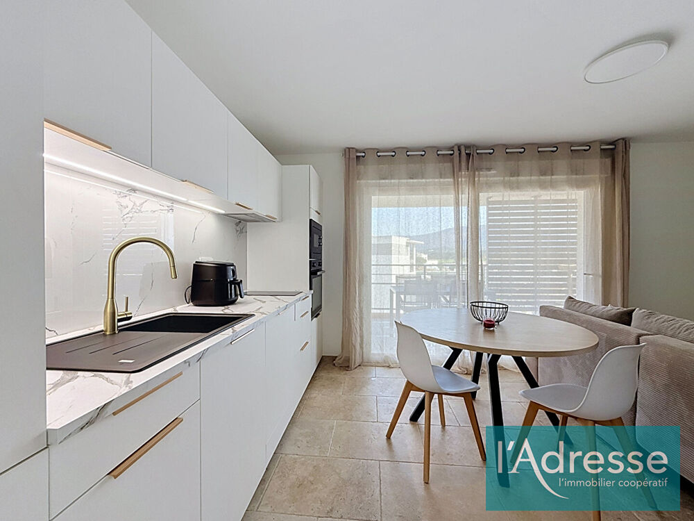 Vente Appartement Appartement 2 pièces  Dernier étage Résidence récente  Vue dégagée et prestations de qualité Ajaccio
