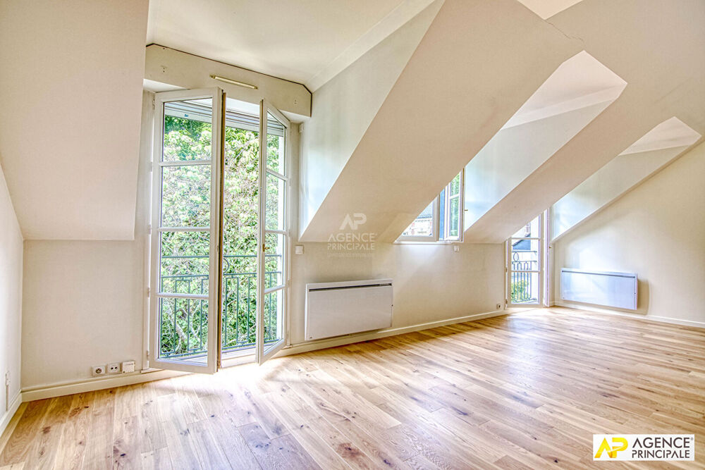 Vente Appartement Versailles Montreuil Appartement 5 / 6 pièces 126 m² au sol situé au 2ème et dernier étage  avec ascenseur , cave et double park Versailles
