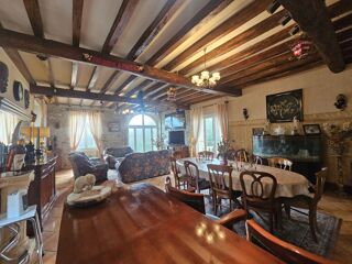  Maison  vendre 7 pices 310 m