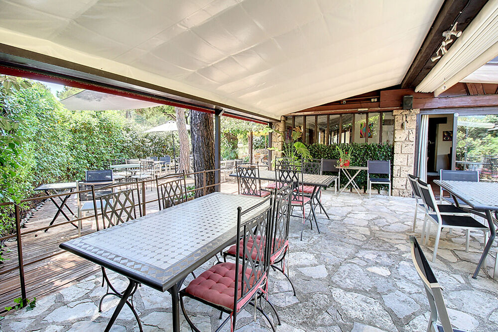  A VENDRE ! Murs commerciaux restaurant Tourtour 5 pièces 210 m² Tourtour