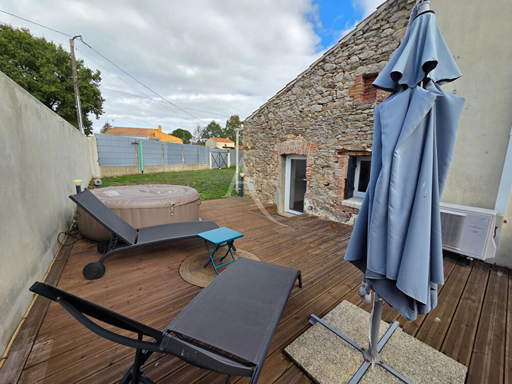 Vente Maison Maison  4 pièce(s) - Maison en pierre rénovée Aizenay