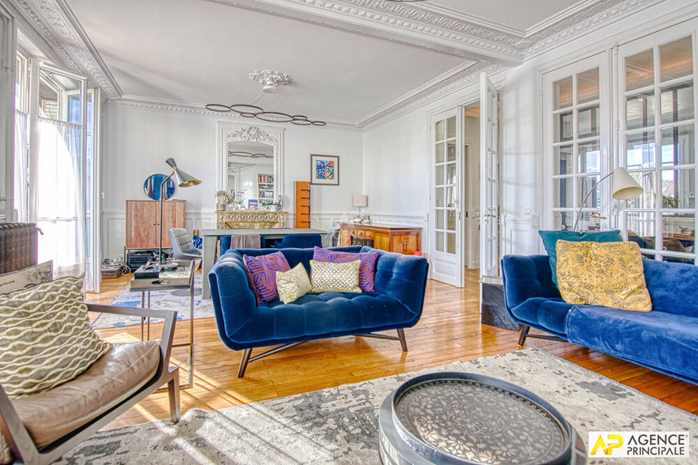 Versailles Notre-Dame Les Prés Appartement 6 pièces 145 m² situé au 2ème étage avec ascenseur (rarissime)