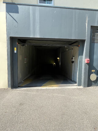  Parking / Garage  louer 12 m