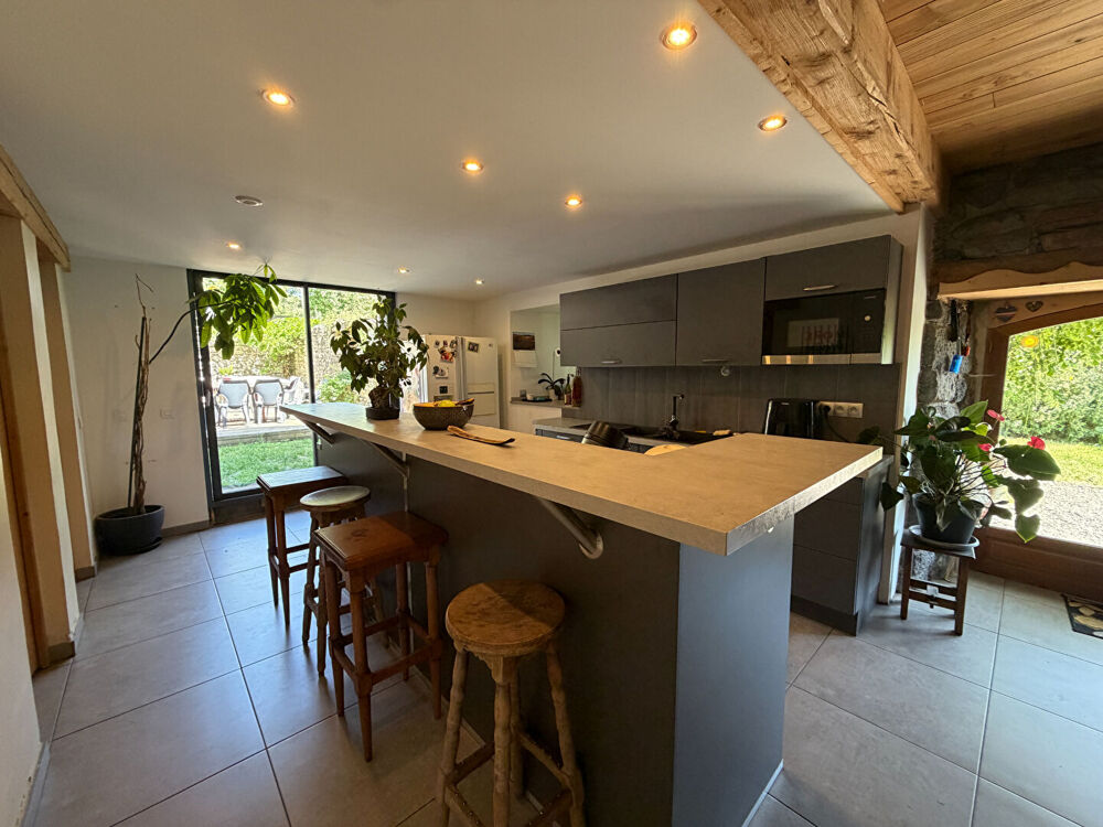 Vente Maison Maison Cussac 6 pièce(s) 186 m2 Cussac