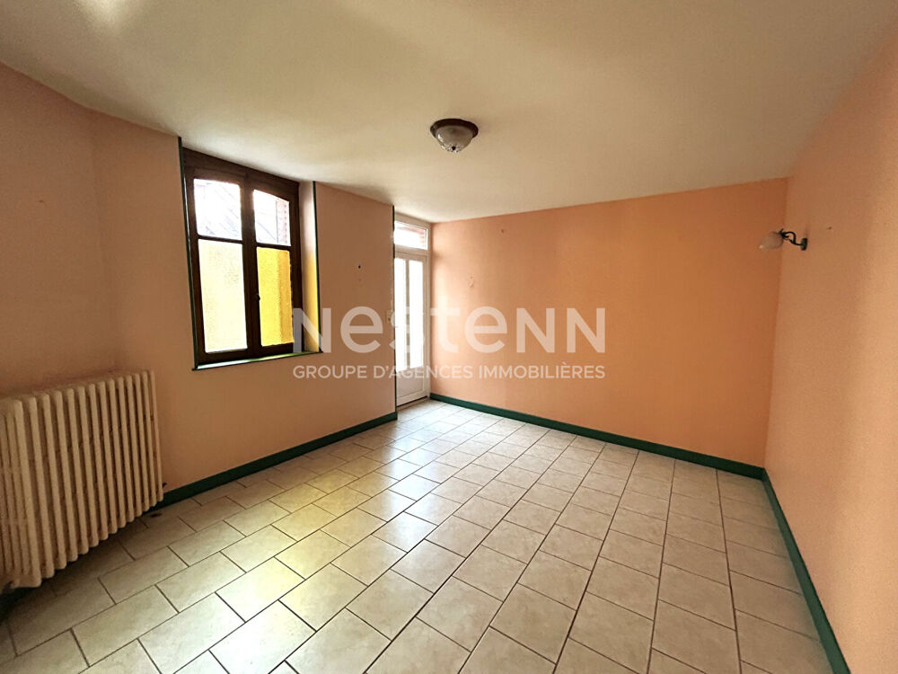 Ensemble immobilier à usage commercial en plein centre de Chabris (Indre 36)