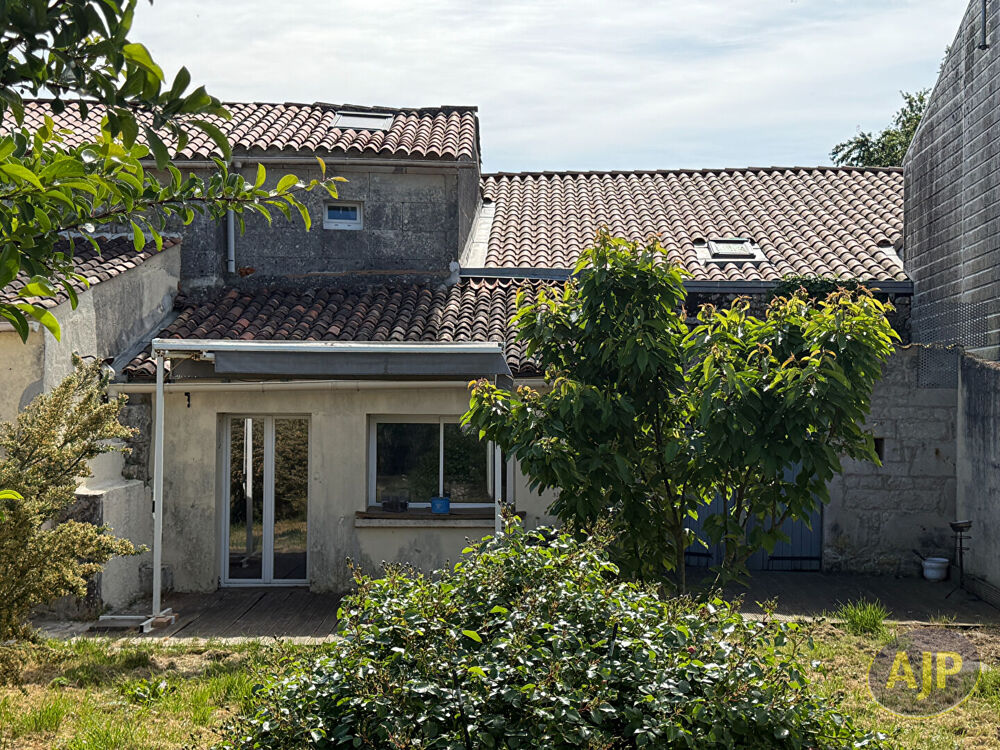 Vente Maison Maison Plassay 5 pièce(s) 130 m2 Plassay