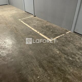  Parking / Garage à louer 4 m² Ivry sur seine