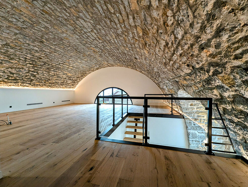 LOFT rénové Aix Les Bains coeur de ville - avec garages