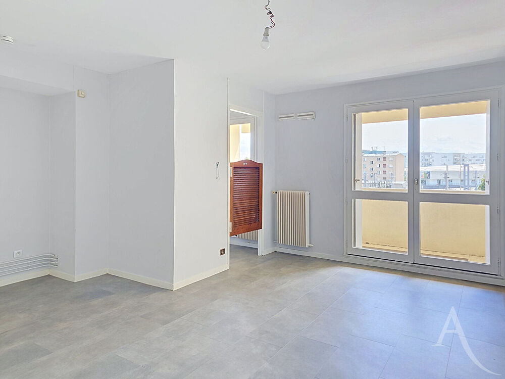 Appartement T1/31 m² à 1 mn de la gare de Mantes la Jolie