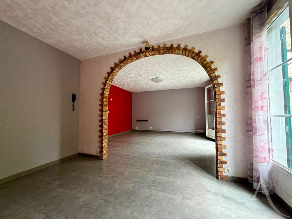 Vente Maison Maison Mantes La Ville 5 pièce(s) 102 m2 - 3 Chambres -jardin - garage Mantes la ville