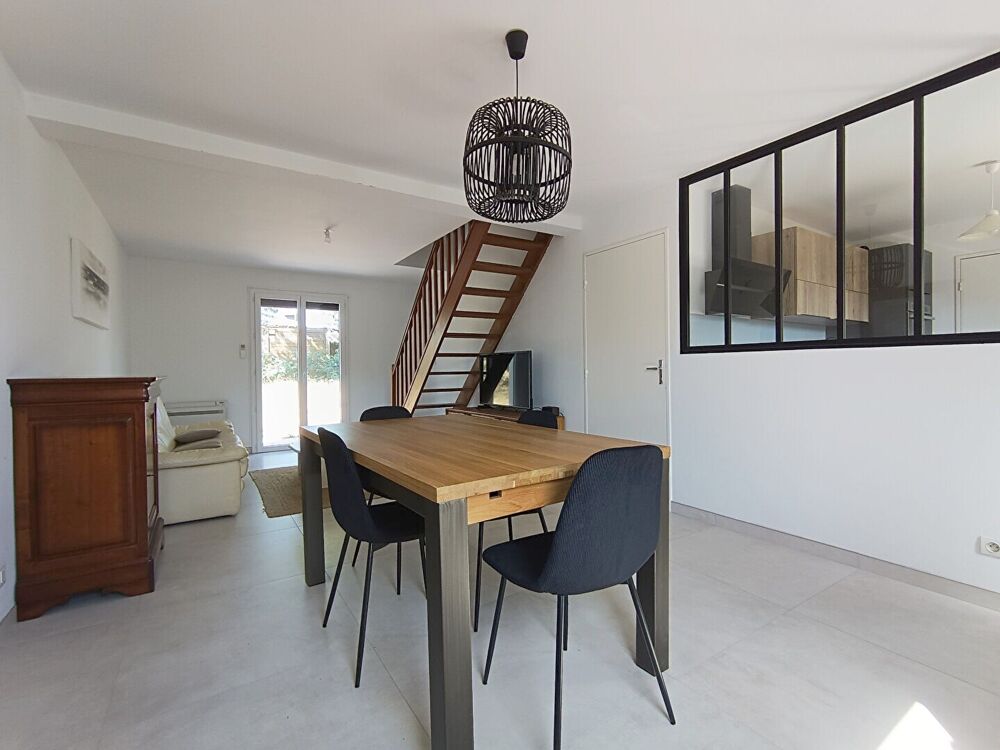 Vente Maison Maison à vendre de 3 chambres avec vie de plain pied et idéalement placée à Saint-Avé et proche commerces Saint ave