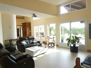  Maison  vendre 9 pices 310 m