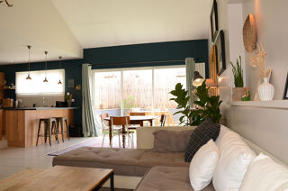  Appartement à louer 3 pièces 77 m²
