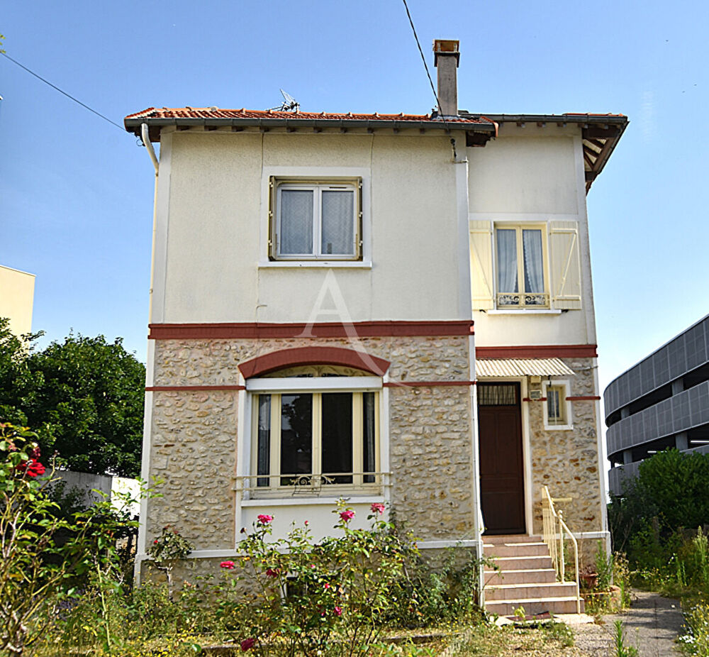 Maison 6 pièces 94 m² · à Combs la Ville · 94 m² · 320 000 €