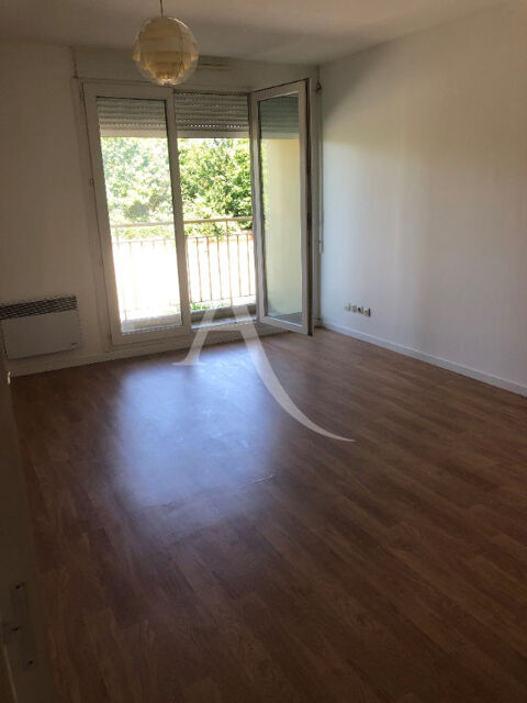   DOURDAN CENTRE VILLE ! Appartement - 2 pice(s) - 36 m