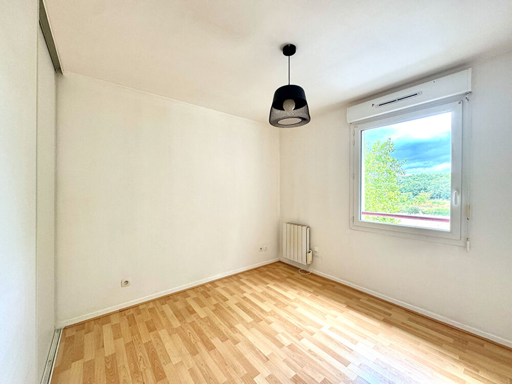 Vente Appartement À VENDRE ! APPARTEMENT T2 À VERNOUILLET AVEC BALCON ET PLACE DE PARKING Vernouillet