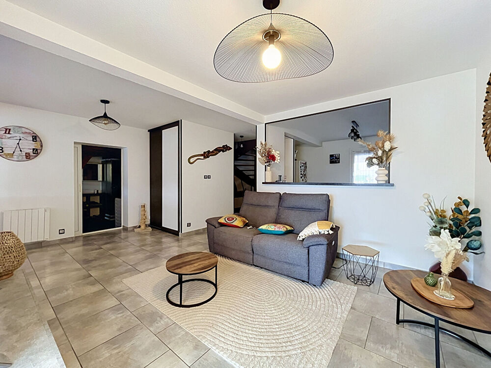 Vente Maison Charmante villa de 100.19m² avec 4 chambres située dans un lotissement calme et agréable ! Saulce sur rhone