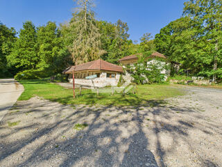  Villa � vendre 15 + pi�ces 1050 m�