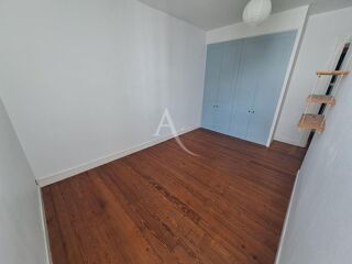  Appartement à louer 3 pièces 80 m²