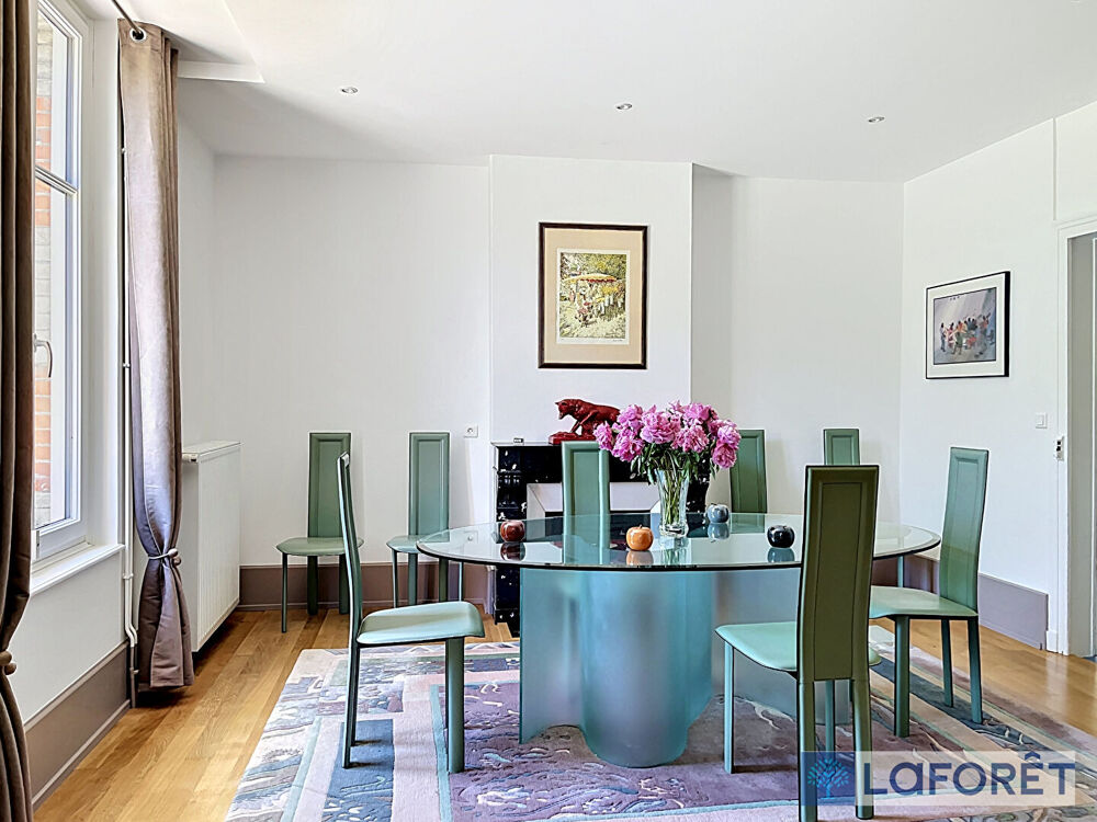 Maison Bourbonne-les-Bains 8 pièce(s) 198m²