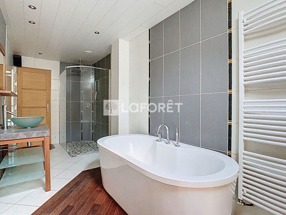 Vente Maison Maison 138 m² avec 4 chambres et jardin, Verrières Verrieres