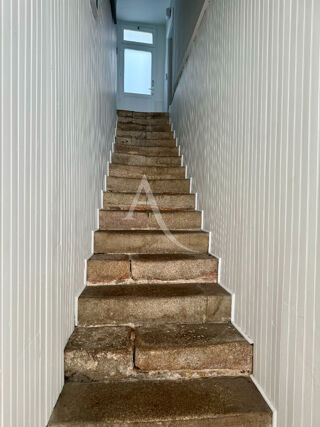  Immeuble  vendre 10 pices 200 m