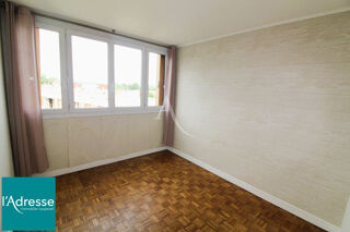  Appartement  vendre 4 pices 82 m