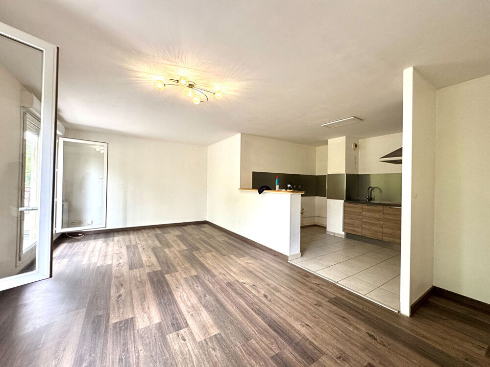 Vente Appartement À VENDRE ! APPARTEMENT T2 À VERNOUILLET AVEC BALCON ET PLACE DE PARKING Vernouillet