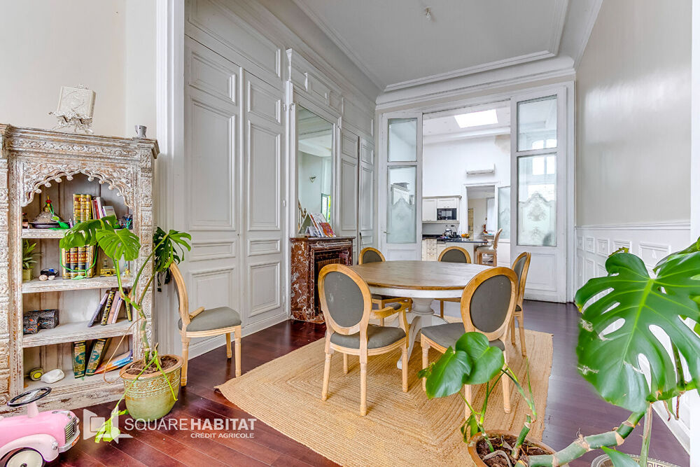 EXCLUSIVITÉ! MAISON DE MAÎTRE SEMI-MITOYENNE À ROUBAIX ! 214 m² ! 5 Chambres, salle de jeux, jardin, dépendance 60m², places de
