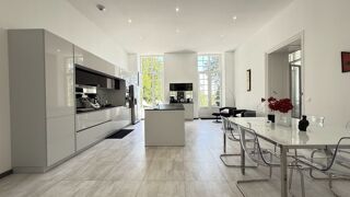  Villa � vendre 15 + pi�ces 680 m�