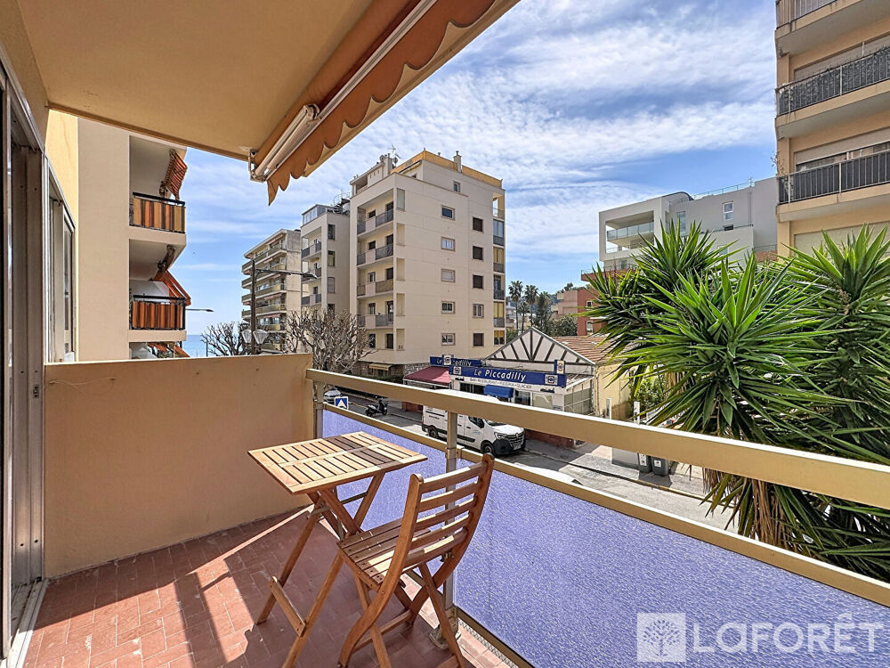 Studio Bord de mer avec balcon et vue mer