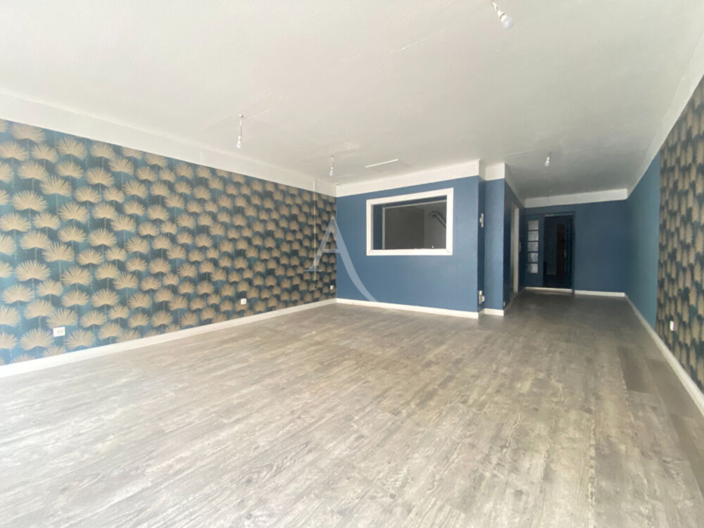   LEZIGNAN-CORBIERES - Local commercial A LOUER de 78 m² 