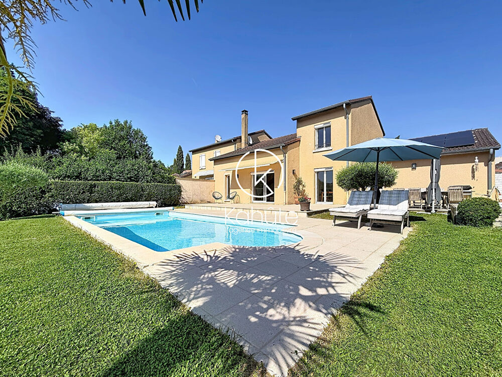 Vente Maison À seulement 10 kilomètres de Lyon, sur la commune de Dardilly, avec une vue dégagée, maison familiale de 127,45m2, sur un terrai Dardilly