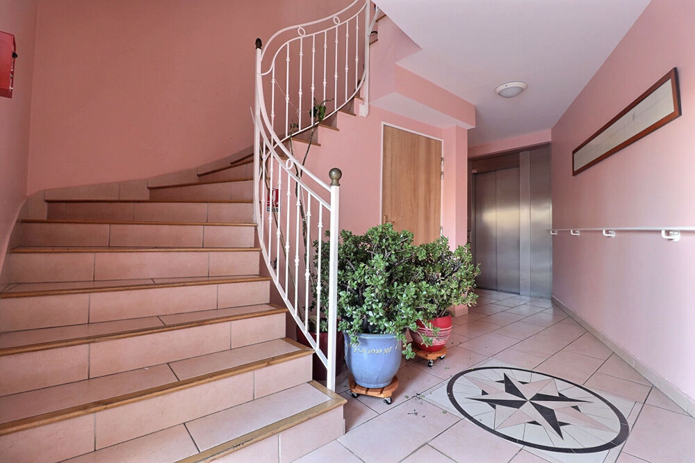 Vente Immeuble Immeuble à Vendre à Etampes 1200 m2 Etampes