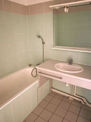  Appartement à louer 2 pièces 52 m²