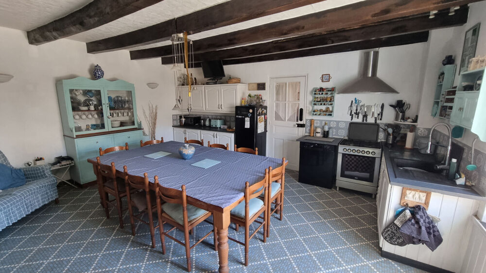 MORBIHAN, Proche Rohan, Belle Maison de 4 Chambres, Appartement Indépendant, Dépendances et Ancien Site de Bivouac