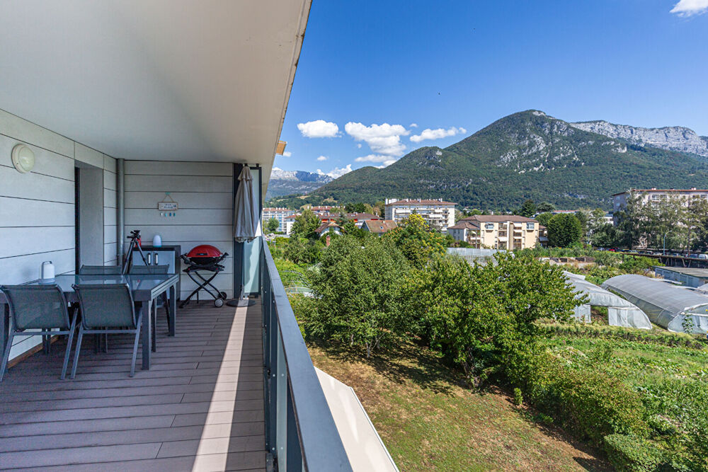 AGENCE IMMOBILIERE LAFORET - EXCLUSIVITE - "EUCALYPTUS" - ANNECY - SECTEUR LAC / MAVERIA - APPARTEMENT T3 de 59,74m2 - BALCON -