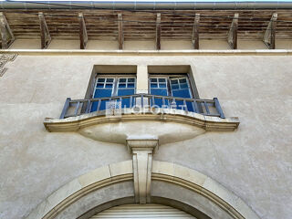  Villa  vendre 9 pices 260 m