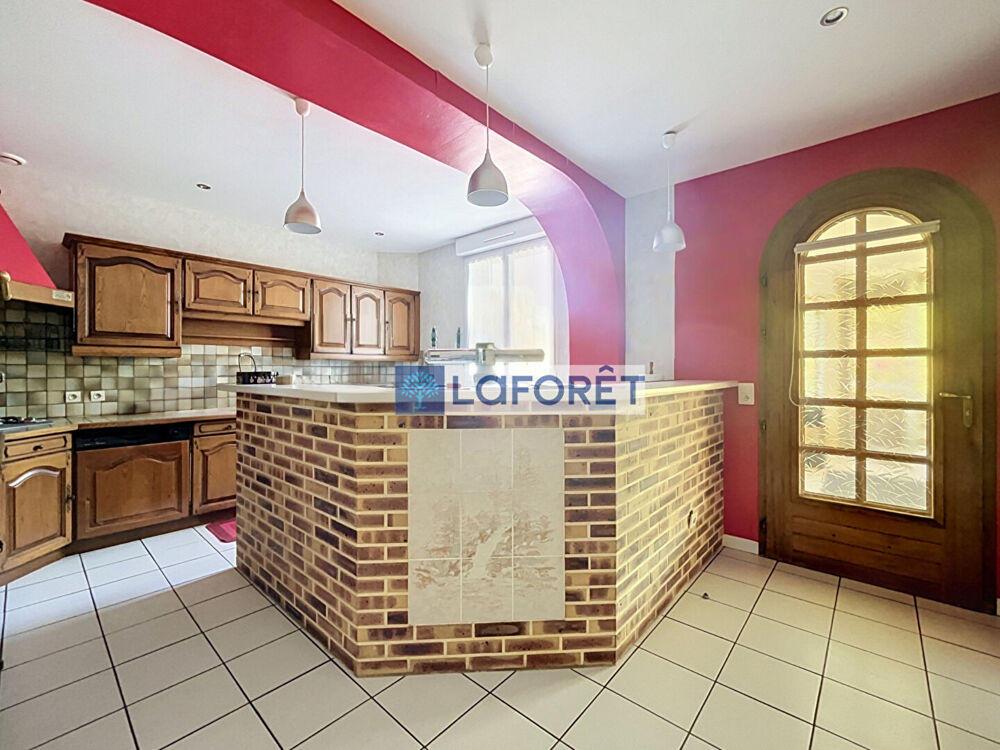 Vente Maison Maison Wassy 6 pièce(s) 198,49 m2 Wassy