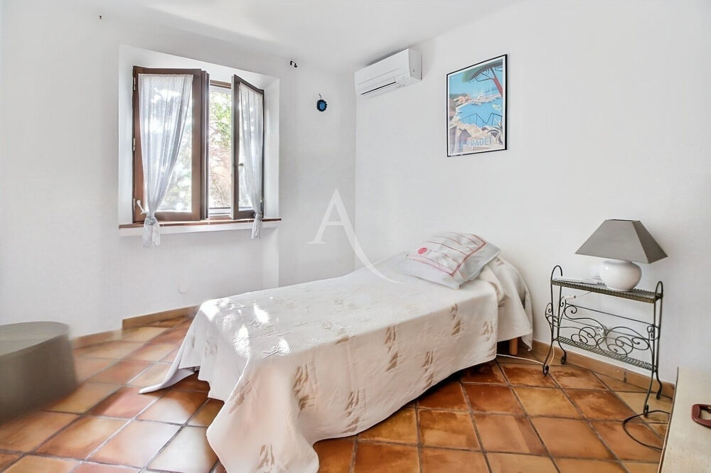 � vendre  Maison Carqueiranne (83320)