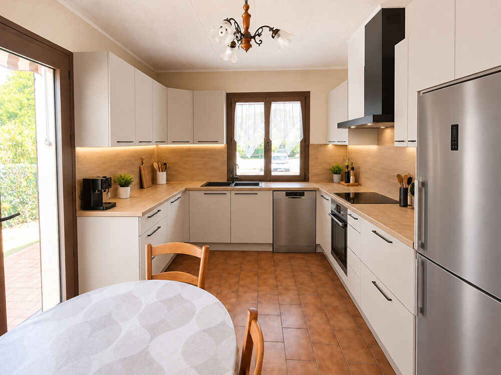 Vente Maison Maison Echillais 5 pièce(s) 119 m2 Echillais