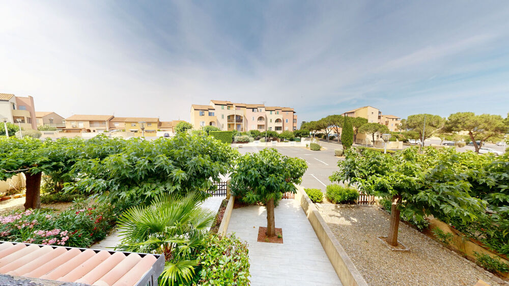 APPARTEMENT T3 (2 cabines) de 37m2 à Saint pierre la mer Piscine, tennis et parking privatif