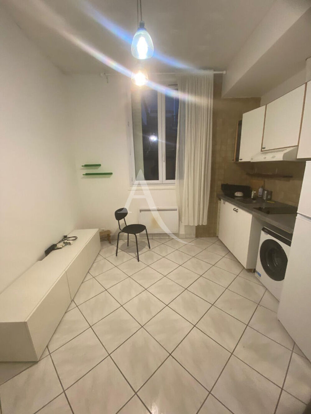 Location Appartement Studio meublé, proche du métro Saint-ouen