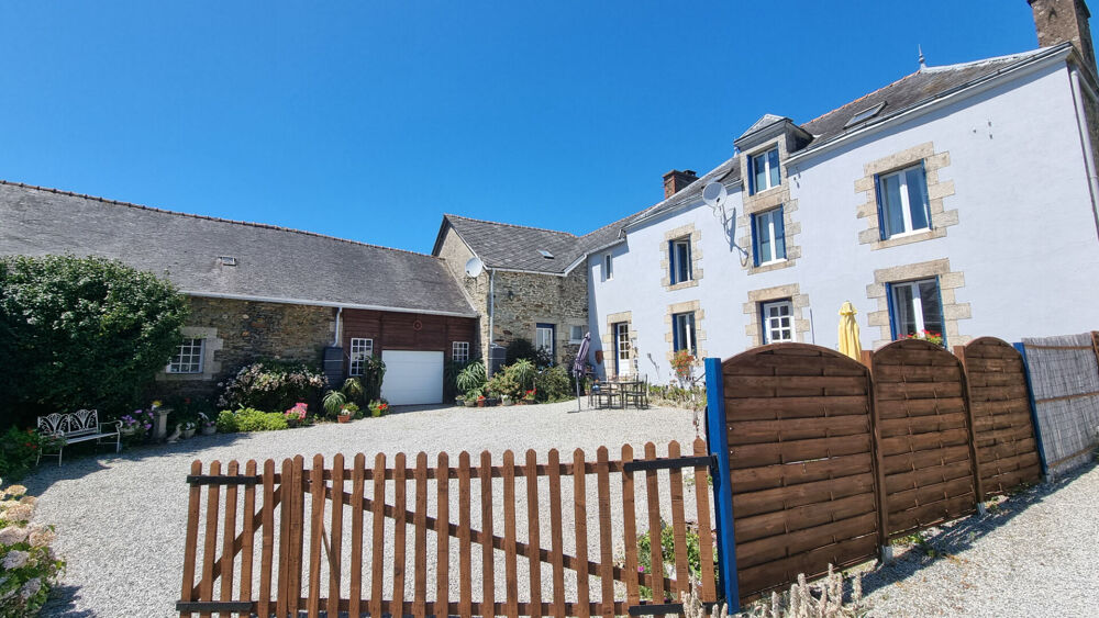 MORBIHAN, Proche Rohan, Belle Maison de 4 Chambres, Appartement Indépendant, Dépendances et Ancien Site de Bivouac
