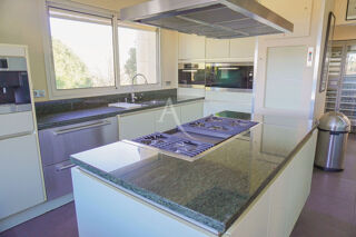  Villa � vendre 9 pi�ces 350 m�